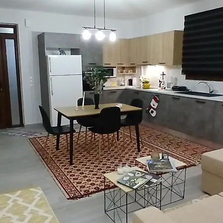 Effie's House Visoka