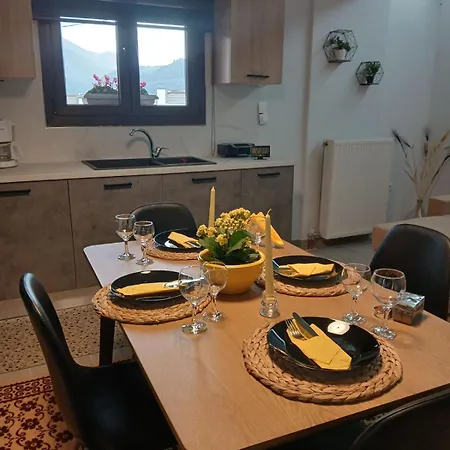 Effie's House Apartment Visoka