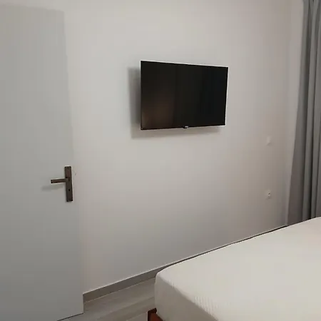 Effie's House Apartment Visoka